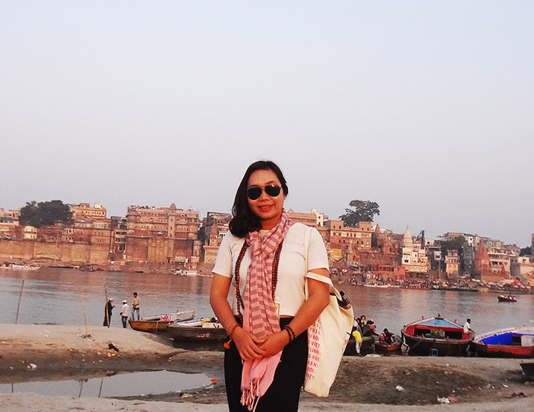 Varanasi thành phố của sự sống và cái chết bên bờ sông hằng